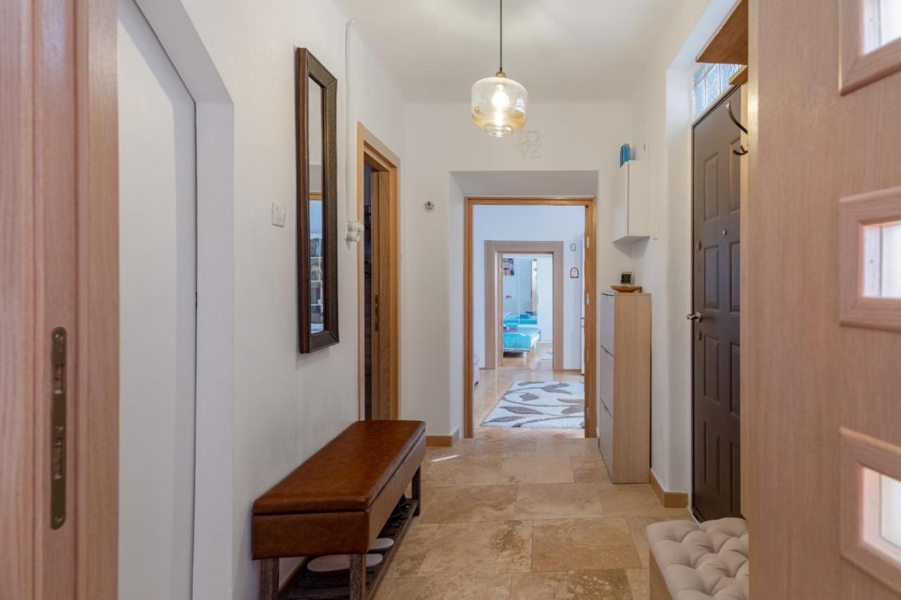 דירות Brasov Centrul Vechi - 67Sqm - 2Min To Counsel Square מראה חיצוני תמונה