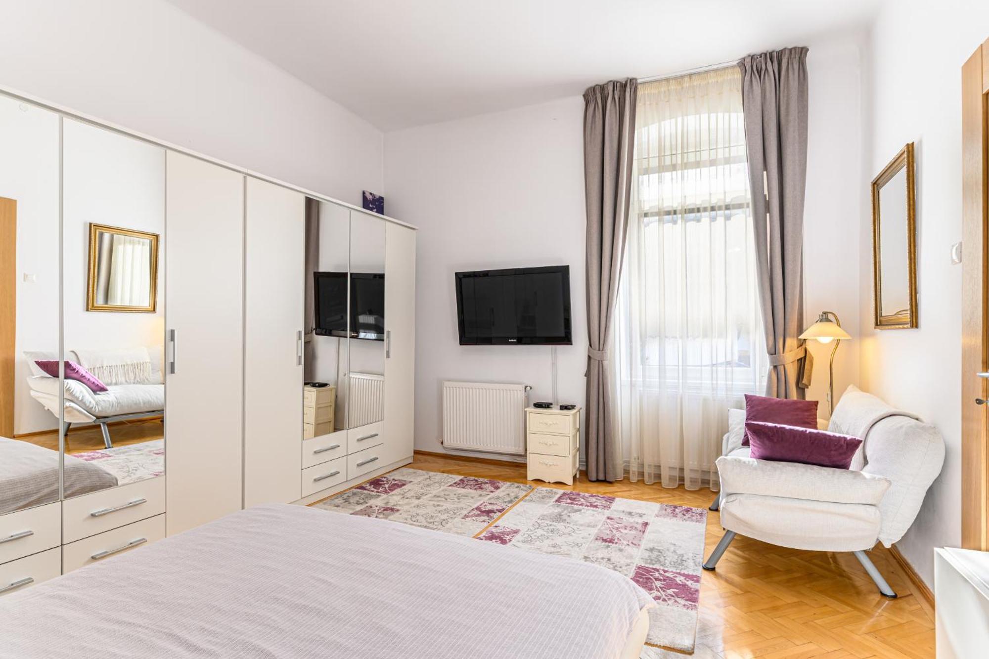 דירות Brasov Centrul Vechi - 67Sqm - 2Min To Counsel Square מראה חיצוני תמונה
